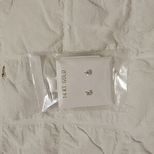 14 kt Body Candy Jewelry studs